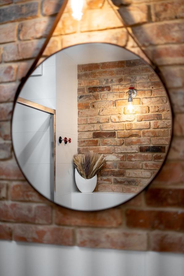 Brick House - Apartament Zoska Wroclaw Luaran gambar